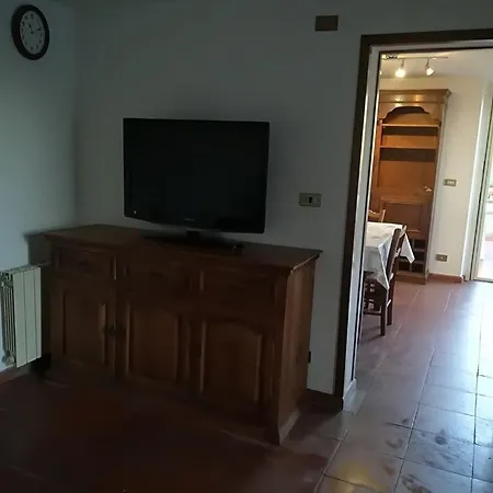Casa Con Vista E Piscina Nelle Colline Della Versilia