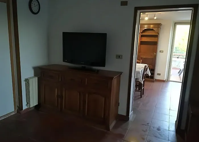 Casa Con Vista E Piscina Nelle Colline Della Versilia